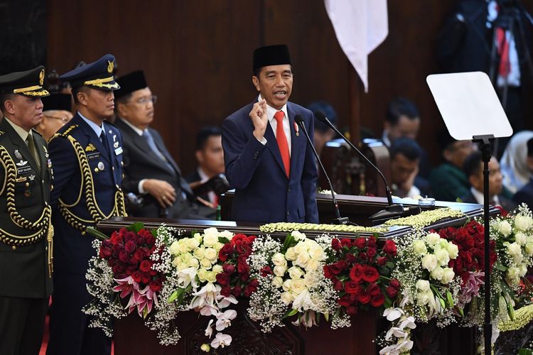 Presiden Joko Widodo berpidato usai dilantik menjadi presiden periode 2019-2024 di Gedung Nusantara, kompleks Parlemen, Senayan, Jakarta, Minggu (20/10/2019). 