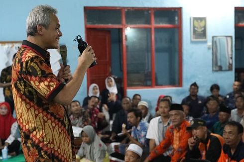 Ganjar Edukasi Warga Agar Hemat Gunakan Kemasan Plastik