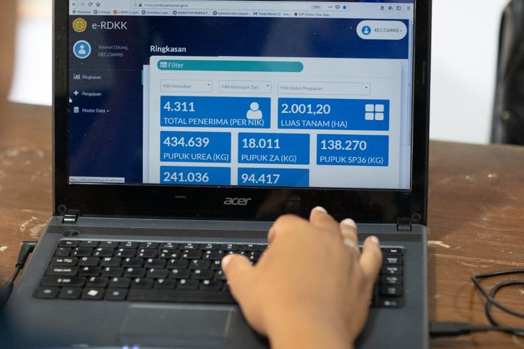 Program e-RDKK dan kartu tani juga merupakan langkah kongkret Kementan dalam memperbaiki sistem penyaluran pupuk subsidi. 