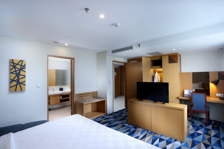 Kamar business suite di Swiss-Belhotel Pondok Indah, Jakarta Selatan