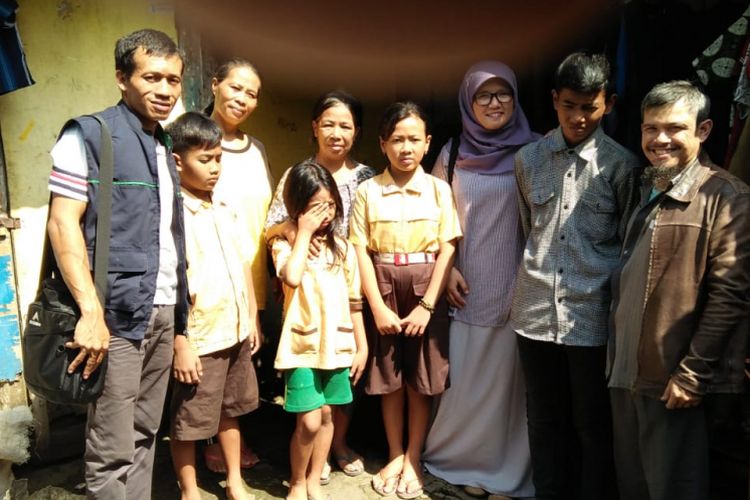 Jajaran Dinas Sosial Provinsi Jawa Tengah berkunjung ke rumah Raka Ardana Gunawan