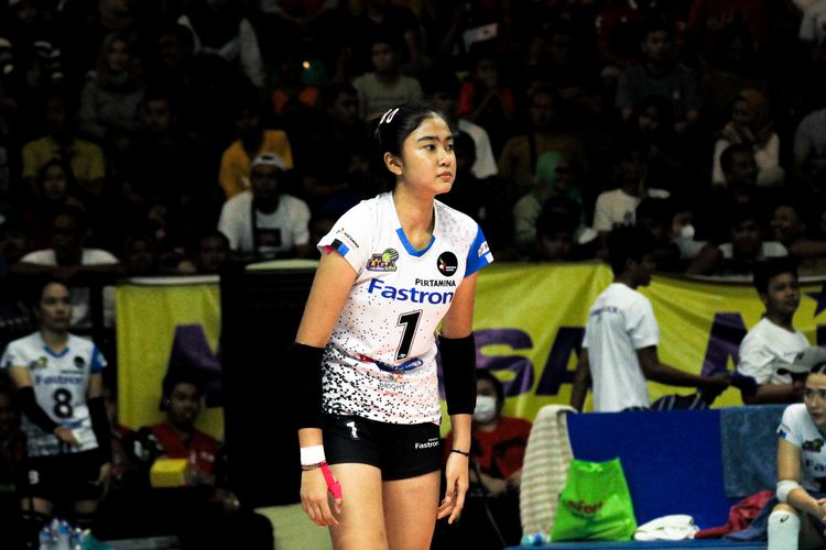 Outside hitter Jakarta Pertamina Fastron, Azzahra Dwi Febyana atau Gendis, saat berhadapan dengan Bandung bjb Tandamata pada final four Proliga 2023 seri 3 di GOR Sritex Arena, Surakarta, Minggu (12/3/2023) sore WIB.