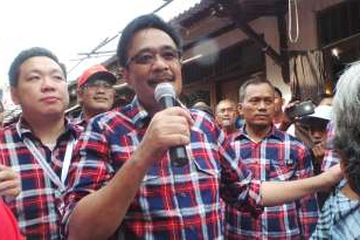 Calon wakil gubernur DKI Jakarta Djarot Saiful Hidayat saat berkampanye di Kamal, Jakarta Barat, Rabu (7/12/2016).