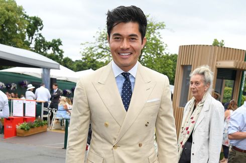 Intip Gaya Henry Golding Crazy Rich Asian dengan Arloji Rp 626 Juta