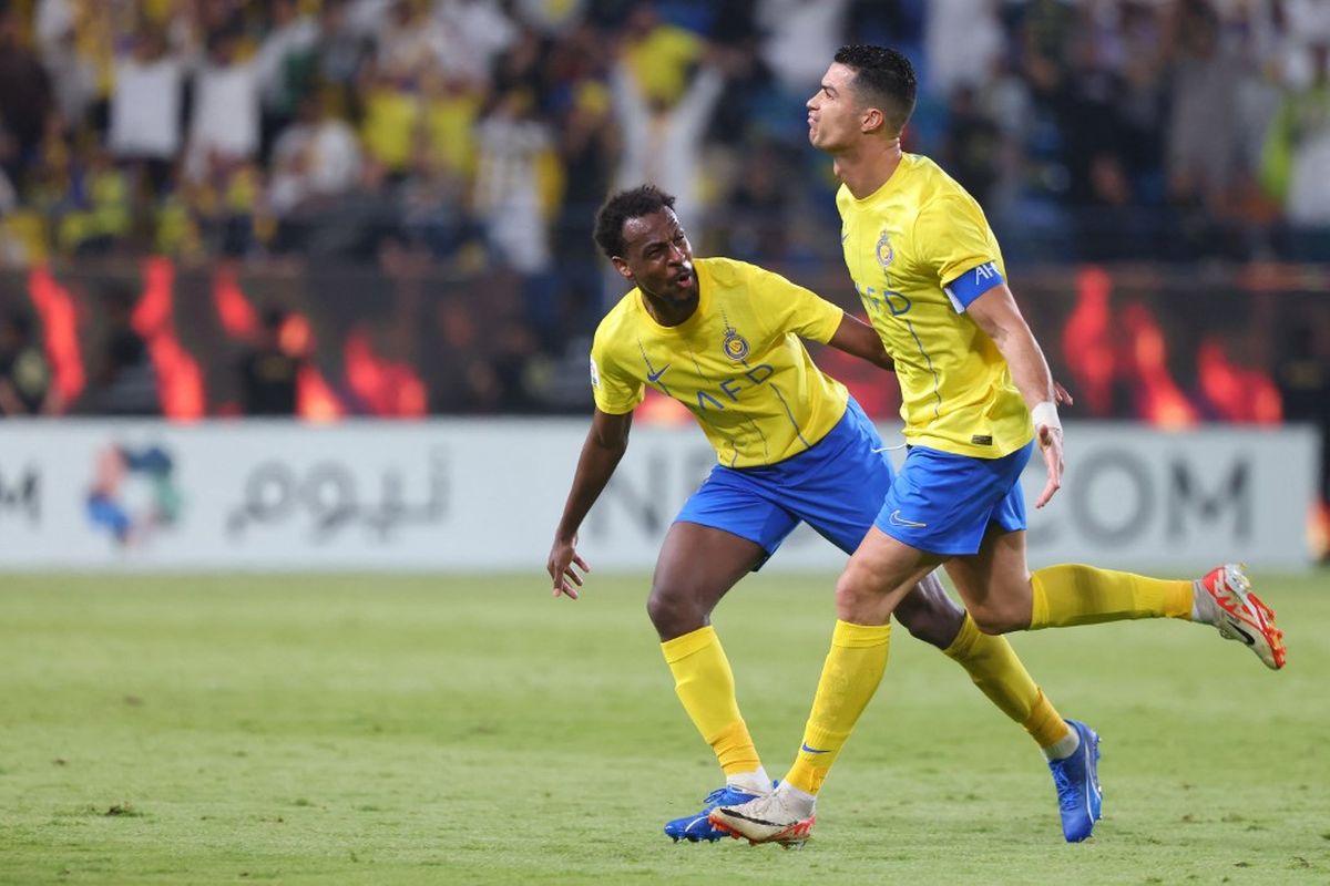 Penyerang Al Nassr, Cristiano Ronaldo, merayakan gol ke gawang Al Duhail (Qatar) pada laga lanjutan Grup E Liga Champions Asia, Rabu (25/10/2023) dini hari WIB. Terkini, Ronaldo berhasil membawa Al Nassr ke perempat final Piala Raja Arab Saudi seusai menumbangkan Al Ettifaq. Laga Al Nassr vs Al Ettifaq berlangsung di Stadion Al Awwal Park pada Selasa (31/10/2023).