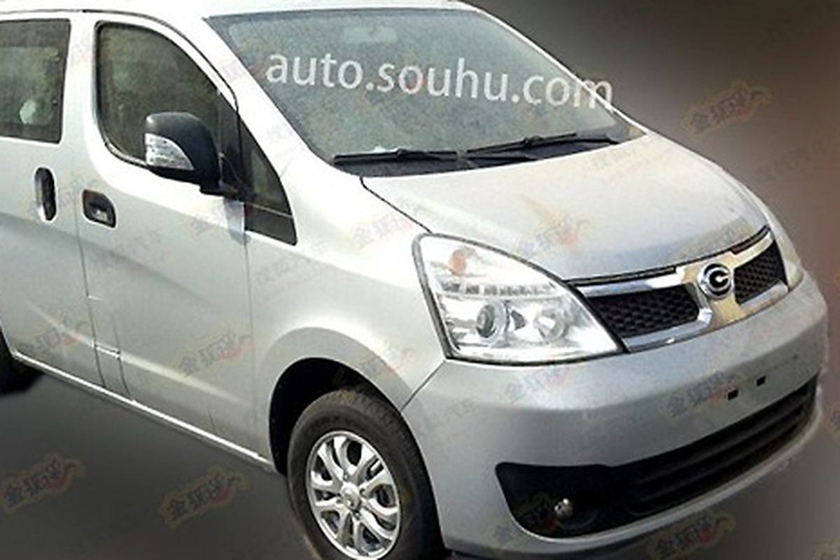 Tiruan Nissan Evalia (NV200) versi Guangzhou Auto