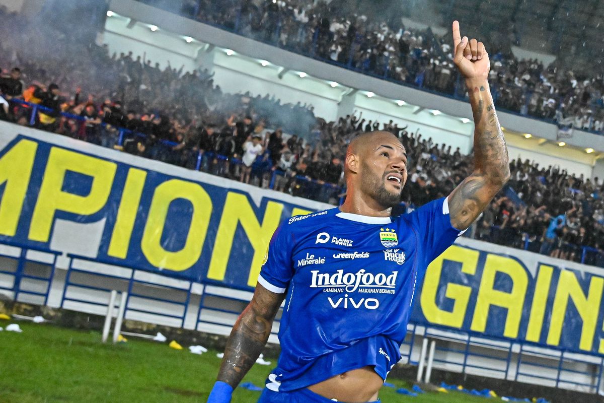 Top skor Liga 1 2023-2024 berencana pensiun bersama klub Persib Bandung jika sesuai rencana.
