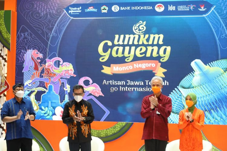 Gubernur Jateng Ganjar Pranowo saar membuka pameran UMKM Gayeng 2021 Monco Negoro: Artisan Jawa Tengah Go Internasional secara virtual, Rabu (28/4/2021).

