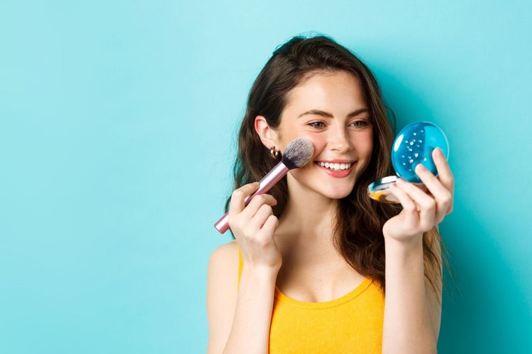 Dulu untuk Pasangan, Kini Perempuan Berdandan untuk Diri Sendiri