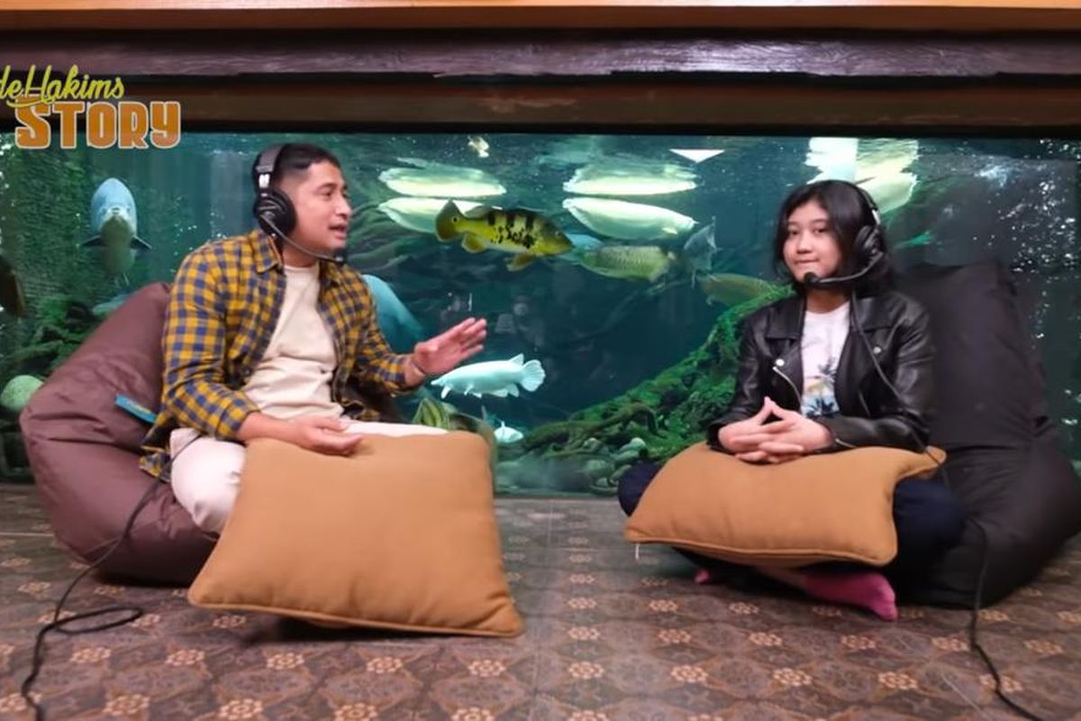 Amel saat menjadi bintang tamu di kanal YouTube Irfan Hakim