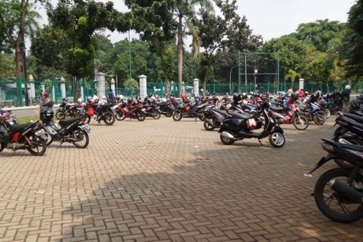 7 Lokasi Parkir Alternatif di Sekitar Kawasan GBK Senayan