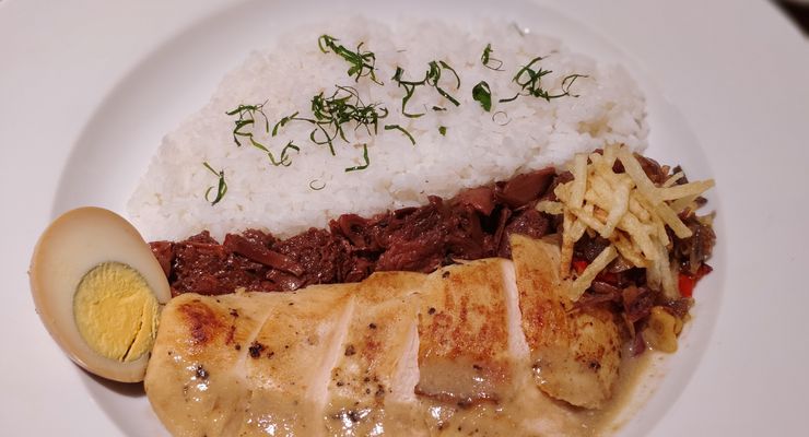 Biasa Jualan Roti, Paris Baguette Kini Punya Menu Gudeg Opor sampai Iga Bakar Mercon