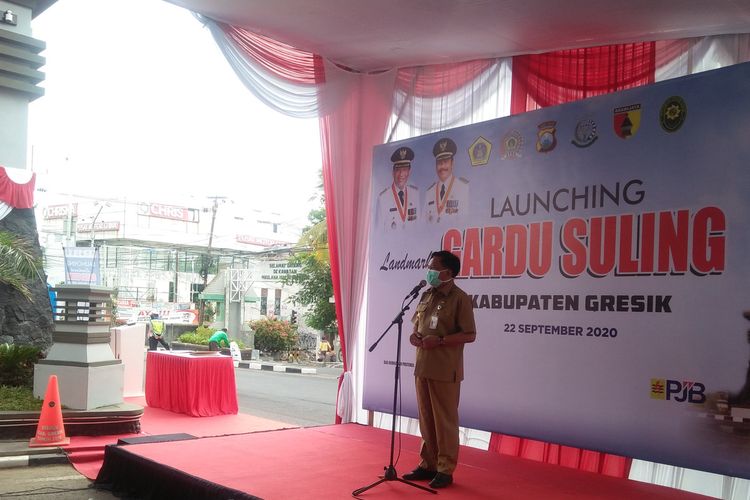Bupati Gresik Sambari Halim Radianto memberikan sambutan saat launching landmark Gardu Suling (Garling), Selasa (22/9/2020).
