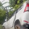 Hilang Kendali, Mobil di Bali Tabrak Tiang Listrik dan Tembok hingga Terperosok ke Kebun Warga
