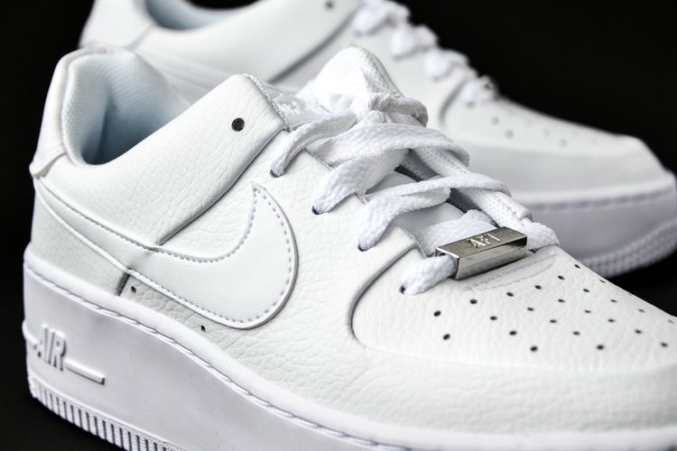Nike Air Force 1 Low White.