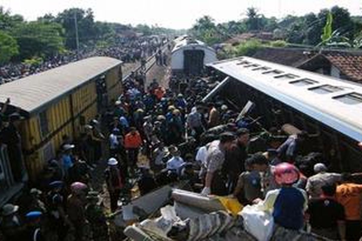 Tabrakan KA Argo Anggrek dengan KA Senja Utama di Pemalang