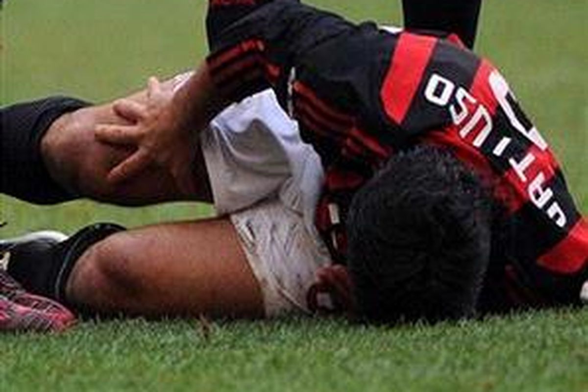 Gennaro Gattuso cedera saat melawan Catania.