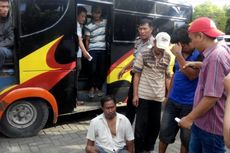 Main Judi di Dalam Bus, 5 Pria Ditangkap