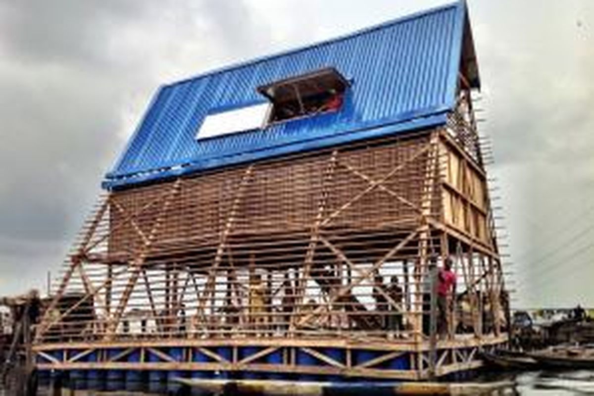 NLE mendesain Makoko Floating School atau Sekolah Mengambang Makoko. Sekolah tersebut merupakan tahap pertama dalam tiga tahap pengembangan yang akan menjadi sebuah komunitas mengambang, lengkap dengan hunian mengambang. 