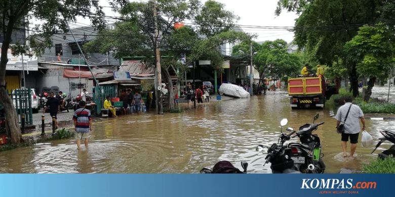 Imbas Hujan Deras di Jakarta, Jalan Menuju PN Jakpus Tergenang Air
