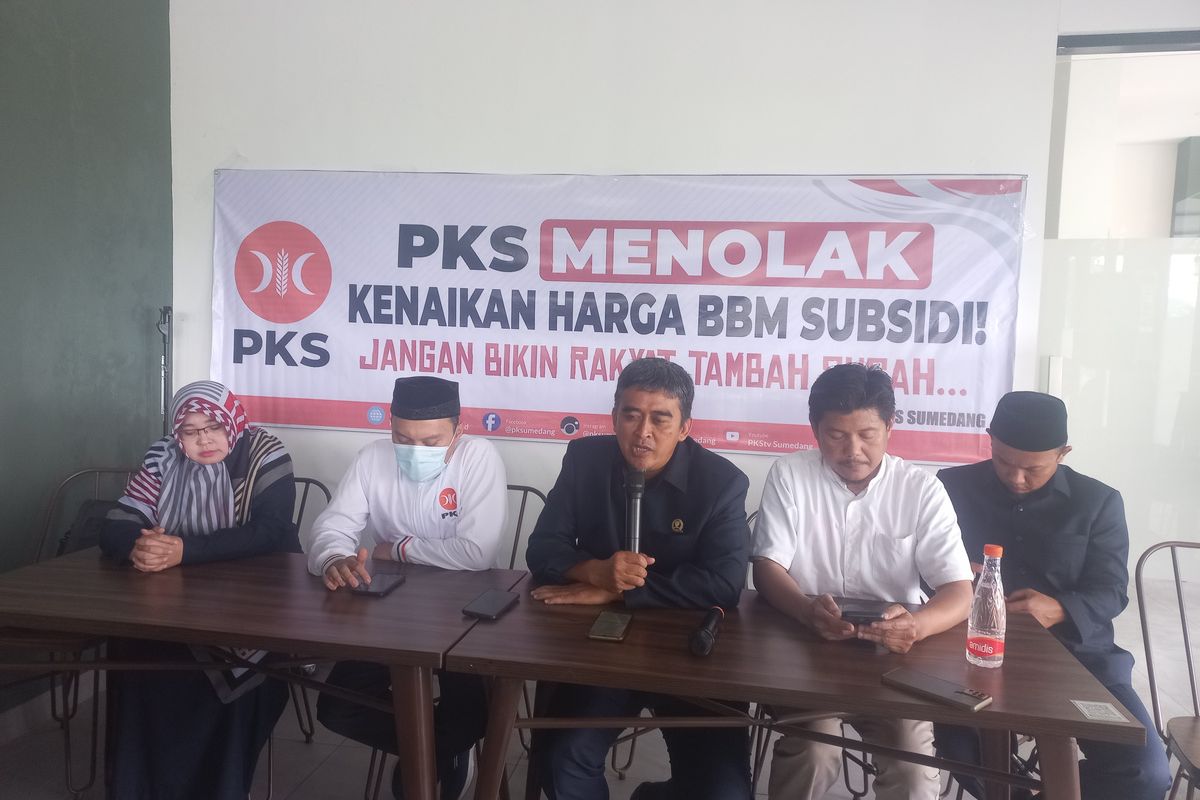 PKS Sumedang tolak kenaikkan harga BBM subsidi. AAM AMINULLAH/KOMPAS.com