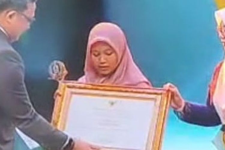 Siswi MAN 4 Jakarta Raih Penghargaan Tokoh Anak Inspiratif dari KPAI