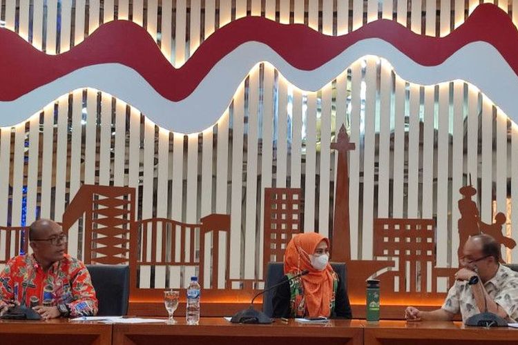 Suasana rapat koordinasi persiapan Hari Bebas Kendaraan Bermotor (HBKB) di Ruang Pola, Kantor Wali Kota Jakarta Pusat, Jalan Tanah Abang I, Gambir, Kamis (8/12/2022). 