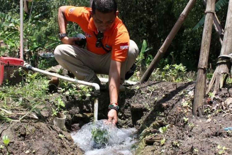 Inilah salah satu titik semburan air kapur yang ditemukan di Dusun Mendak Ilang, Desa Tulung, Kecamatan Sampung, Kabupaten Ponorogo, Jawa Timur.