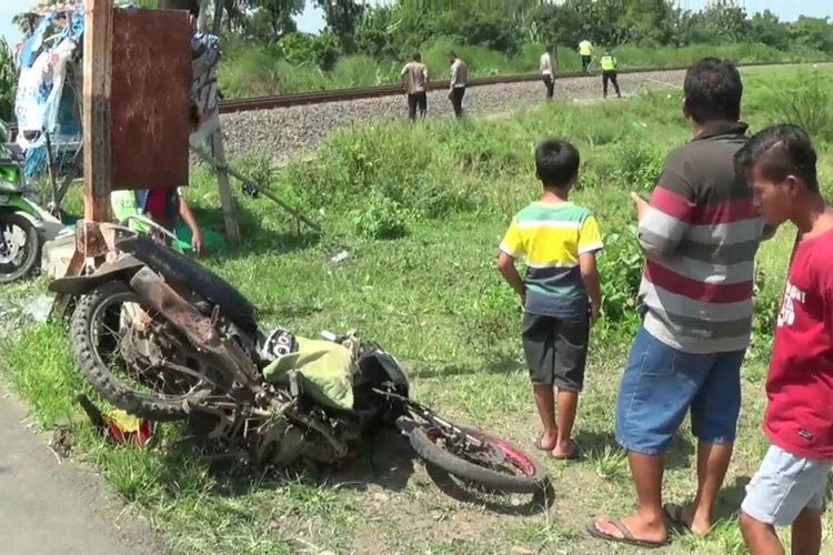 Lokasi kecelakaan ketika 2 orang tertabrak kereta api di Kendal, Jawa Tengah.