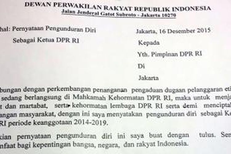 Surat pengunduran Setya Novanto sebagai Ketua DPR yang diserahkan kepada Mahkamah Kehormatan Dewan.