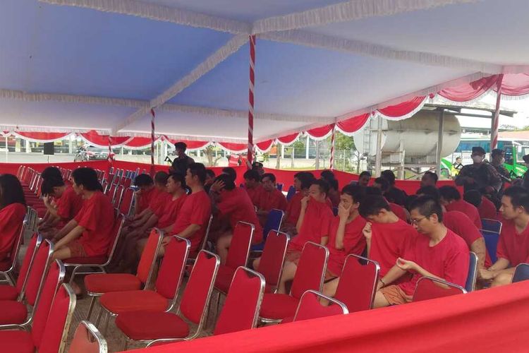 Sebanyak 132 Warga Negara Asing (WNA) asal Republik Rakyat Tiongkok (RRT) atau China yang terlibat kasus Love Scamming di Batam, Kepulauan Riau (Kepri) hari ini didepertasi atau dipulangkan ke negara asalnya melalui Bandara Internasional Hang Nadim Batam, Rabu (20/9/2023).
