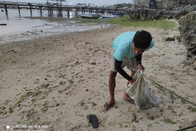 Menurut radish, Pemerintah harus tegakkan UU dan masyarakat siap melaksanakan dengan memilah sampah, mengurangi sampah dari rumah tangga.
