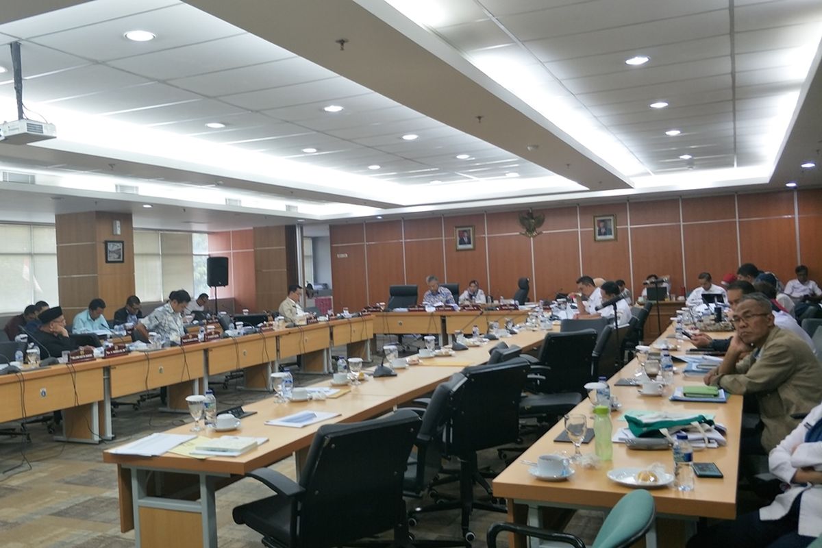 Rapat pembahasan KUA-PPAS antara Komisi A DPRD DKI Jakarta dengan SKPD DKI di Gedung DPRD DKI Jakarta, Rabu (30/10/2019).