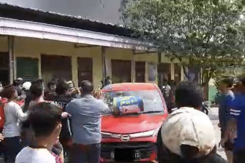 Video Viral Mobil Dirusak Massa di Bekasi karena Dikira Halangi Mobil Damkar