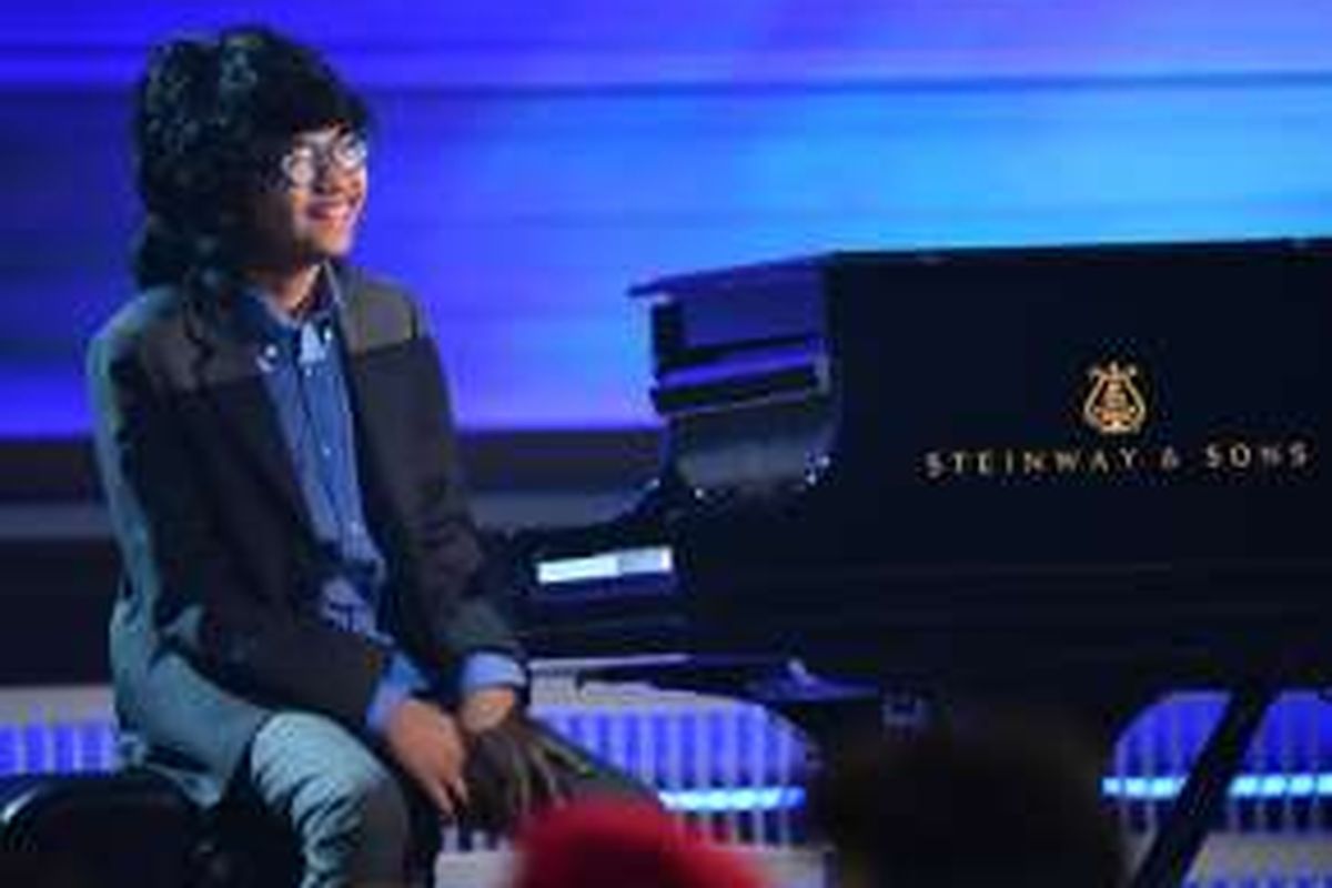 Joey Alexander tampil pada pertunjukan dalam rangka Grammy Awards 2016 di Los Angeles, California, AS, 15 Februari 2016 waktu setempat.