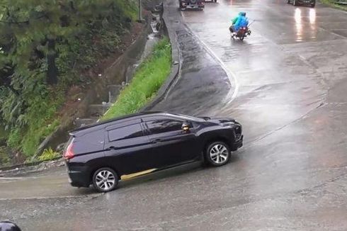 Teknik Mengendarai Mobil di Tanjakan dan Turunan