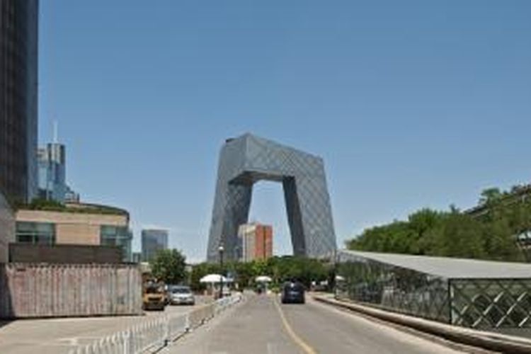 Kantor pusat CCTV di Beijing, China, terpilih sebagai bangunan tinggi terbaik di dunia.