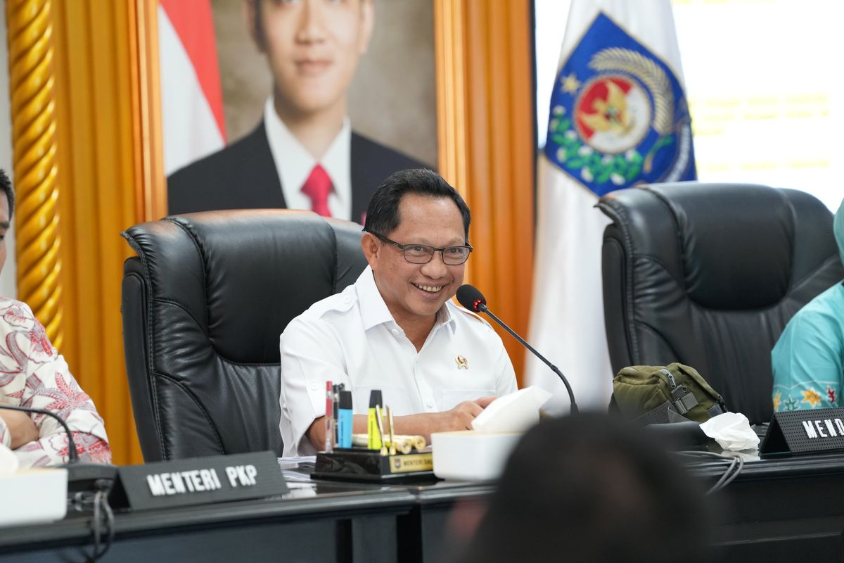 Mendagri Muhammad Tito Karnavian dalam Rapat Koordinasi Percepatan Pembangunan Perumahan dan Kawasan Permukiman di Ruang Sidang Utama, Kemendagri, Jakarta, Rabu (25/2/2026).