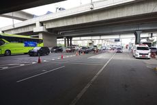 Toilet Portabel di Tol Layang MBZ Kurang, Pemudik Parkir di Km 47 Tol Cikampek untuk Buang Air