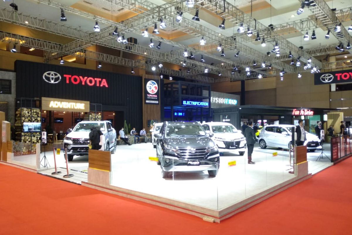 Booth Toyota Astra Motor di ajang IIMS 2021