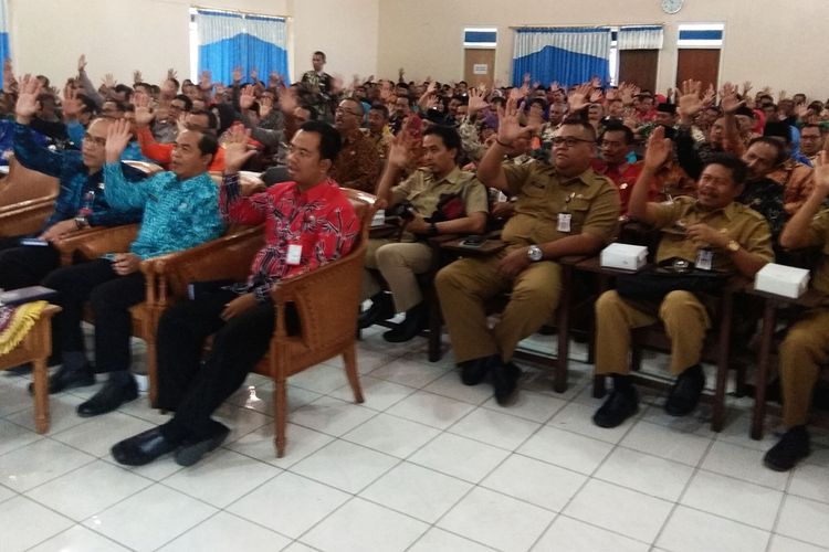 Ratusan Kepala Desa di Kabupaten Magetan mengikuti kegiatan sosialisasi program Kawal Desa Melalui Pengawasan (Kades Lawas) dari Inspektorat Provinsi Jawa Timur.