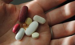 Mengapa Obat Tidak Boleh Dicampur dengan Alkohol? Ini Penjelasannya