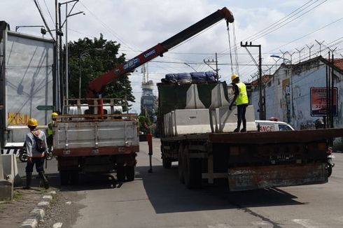Isolasi Wilayah di Tegal, Ratusan Beton Pembatas Jalan Dipasang di 49 Titik