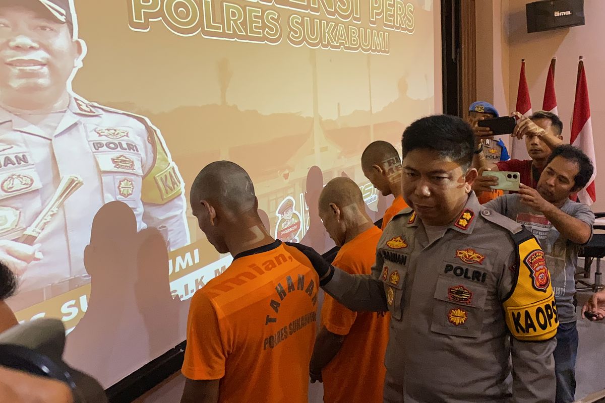 Kepala Kepolisian Polres Sukabumi, AKBP Samian saat menghampiri SDF saat konferensi pers di Mapolres Sukabumi, Jumat (14/2/2025). 