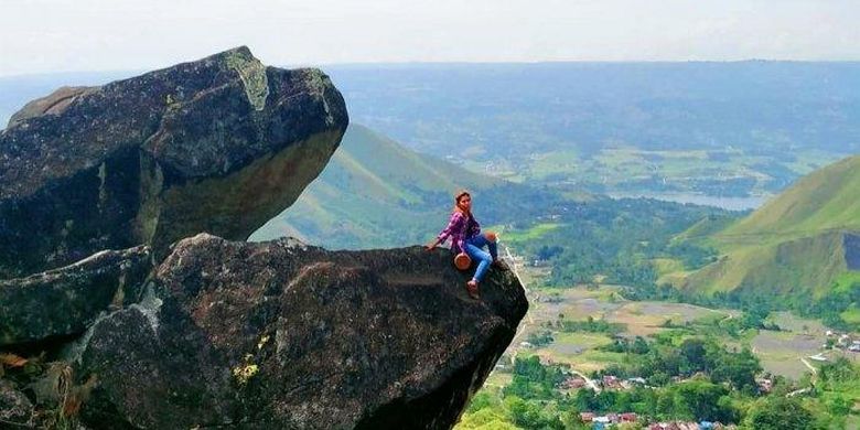 Batu Marompa di Samosir