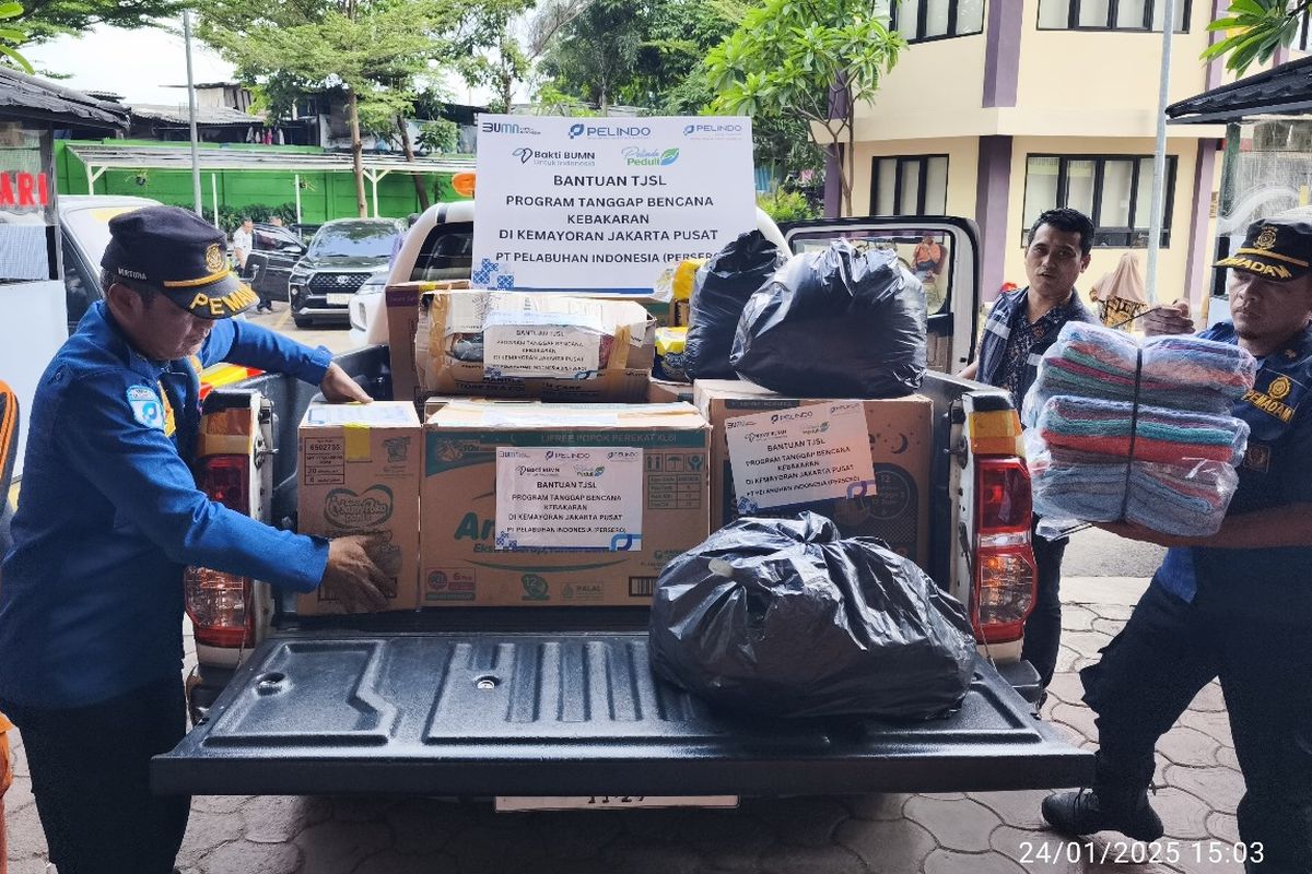 PT Pelabuhan Indonesia (Persero) atau Pelindo menyerahkan bantuan kemanusiaan kepada para penyintas kebakaran yang terjadi di Kelurahan Kebon Kosong, Kemayoran, Jakarta Pusat.
