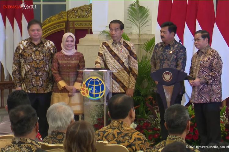 Presiden Joko Widodo (Jokowi) resmi meluncurkan sertifikat tanah elektronik pada Senin (04/12/2023).
