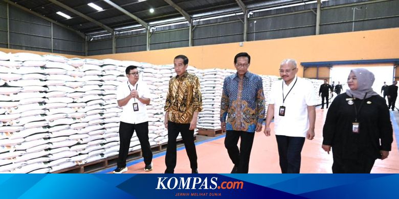 Jokowi Ajak Sri Sultan Bagikan Bansos Beras di Sleman