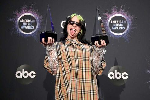 Billie Eilish, Penyanyi Termuda Raih Women of the Year Versi Billboard