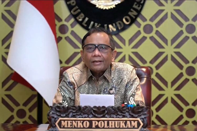 Menteri Koordinator Bidang Politik Hukum dan Keamanan Mahfud MD dalam topik webinar ?Pembangunan Karakter & SDM Menuju Indonesia 5.0? pada saat peringatan Dies Natalis UMN (25/11/2021)